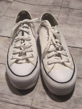 Converse Chuck Taylor Women's All Star Lift White Platform Sneakers Size 6